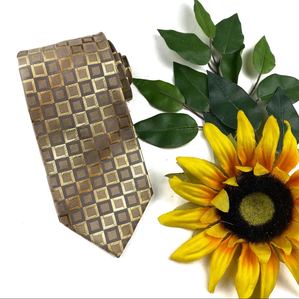Kenneth Cole Reaction Gold Square Pattern Tie